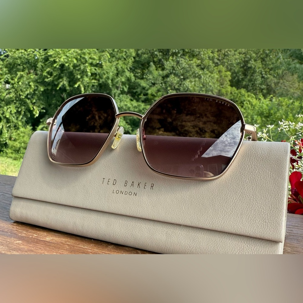 Ted Baker Women’s Sunglasses Case & Extra Set of Lenses TBW113